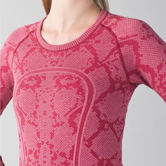Lululemon Swiftly Tech Long Sleeve Crew size 4
Heathered Cranberry - Picture 4 of 10